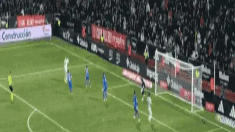 “巅峰对决，两天激战9胜7负！矛与盾的终极较量，悬念迭起，战局反转至最后一刻！”